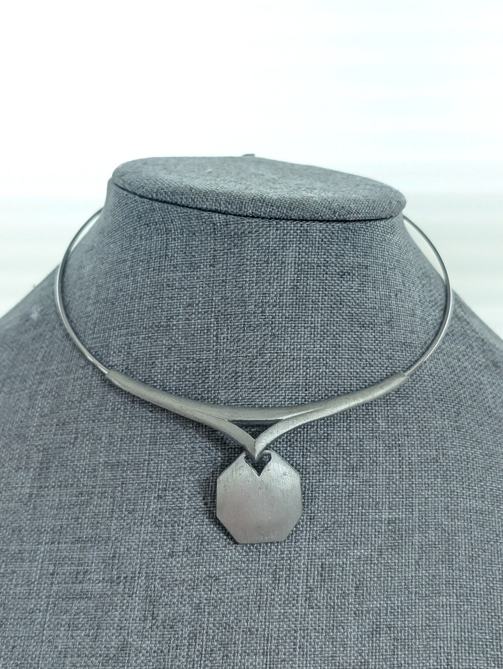 Vintage Y2K 2000s Modernist Geometric Matte Silver Tone Choker Style Necklace